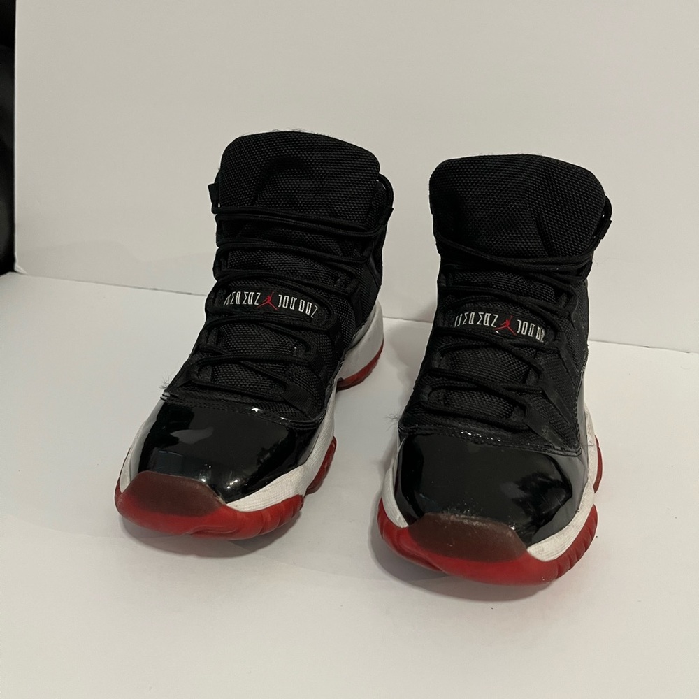 Nike Jordan 11 Bred Youth Size 6 Black and Red High-Top Basketball Shoes